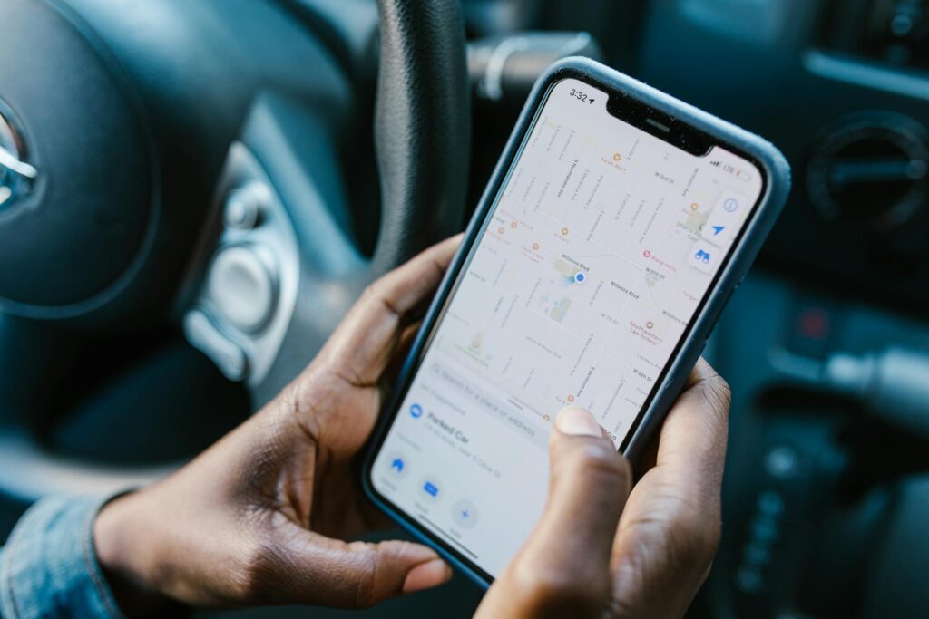 Como funcionam os serviços de rastreio por telefone